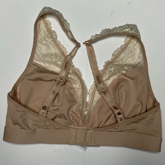 Wacoal 36 Embrace Lace Wire Free Bralette Bra Embroidery Floral Plunge Soft - Picture 3 of 7